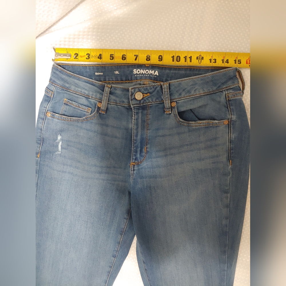 Sonoma Distressed skinny jeans size 8 marked 18L